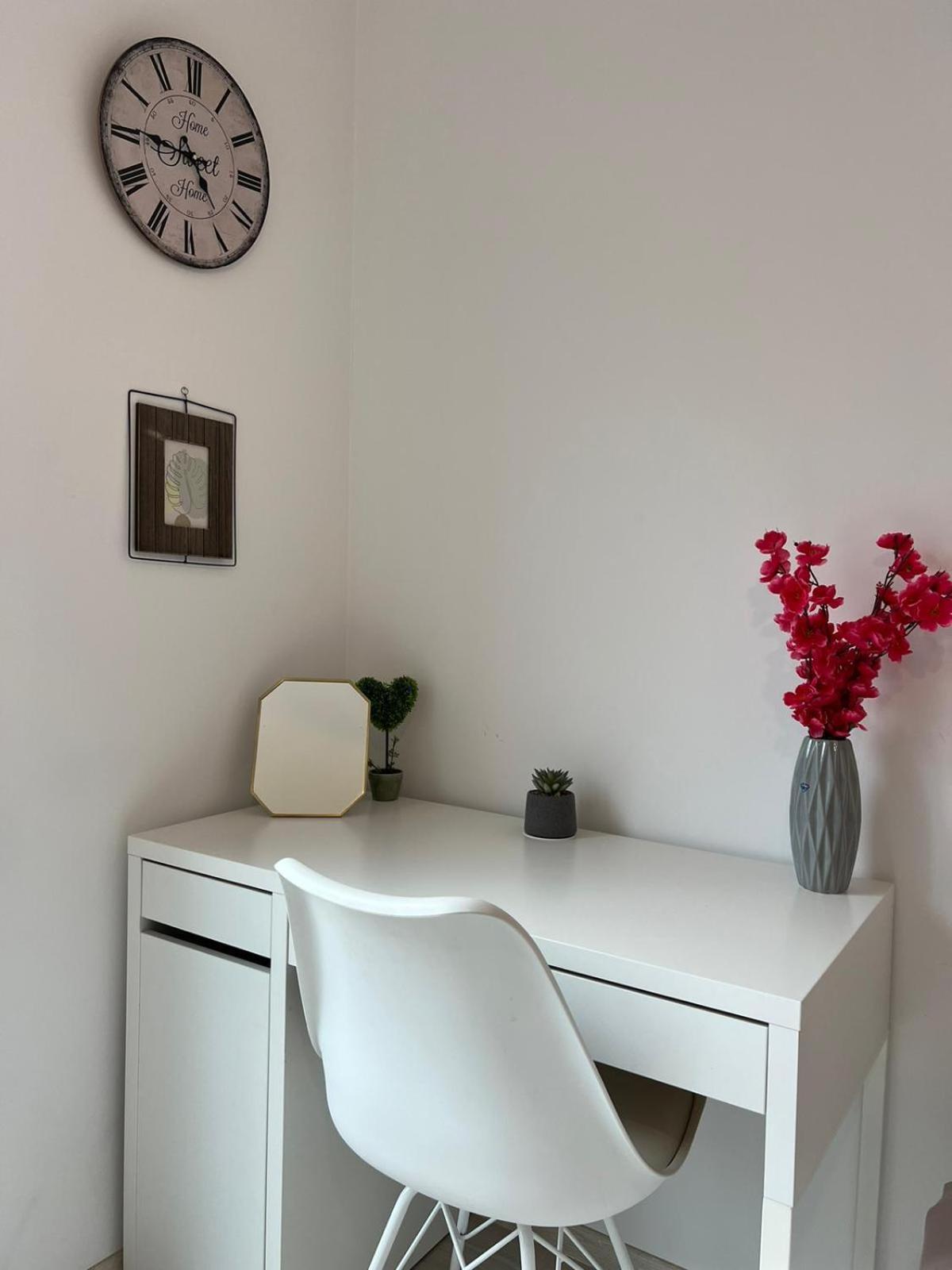 Paris Luxury Top Centre 2Bdr Apt W Work Desk And Wifi Near Nevsky Cathedral Sofia Exterior foto