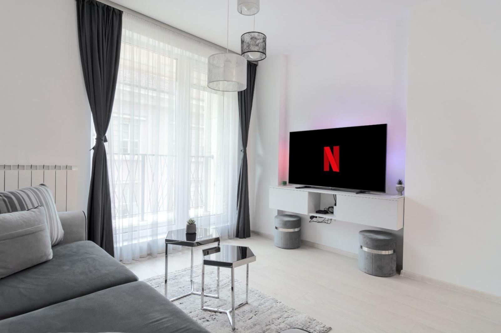 Paris Luxury Top Centre 2Bdr Apt W Work Desk And Wifi Near Nevsky Cathedral Sofia Exterior foto